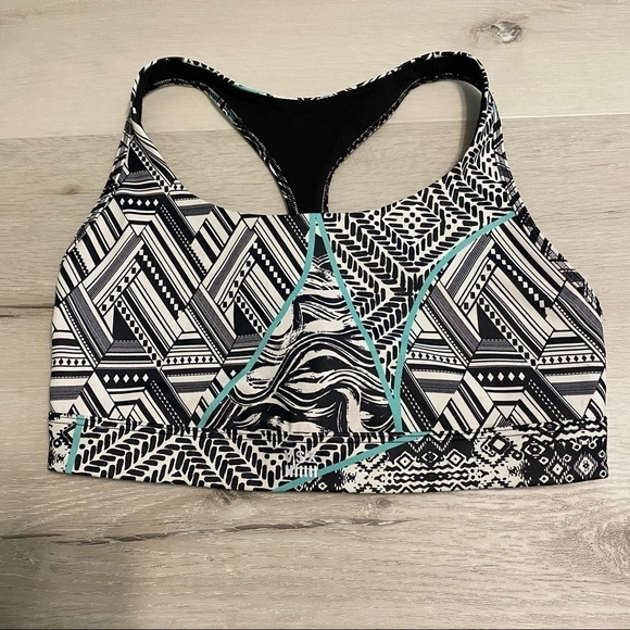 Victoria Secret VSX Sports Bra “The Show Off”, size Small - Picture 1 of 4